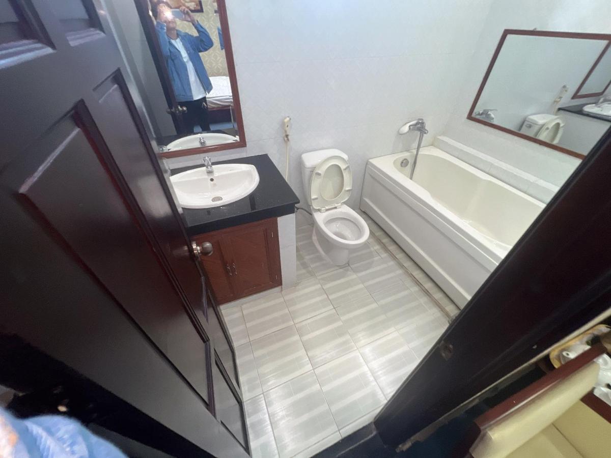 Phi Long 2 Hotel Thu Dau Mot Экстерьер фото