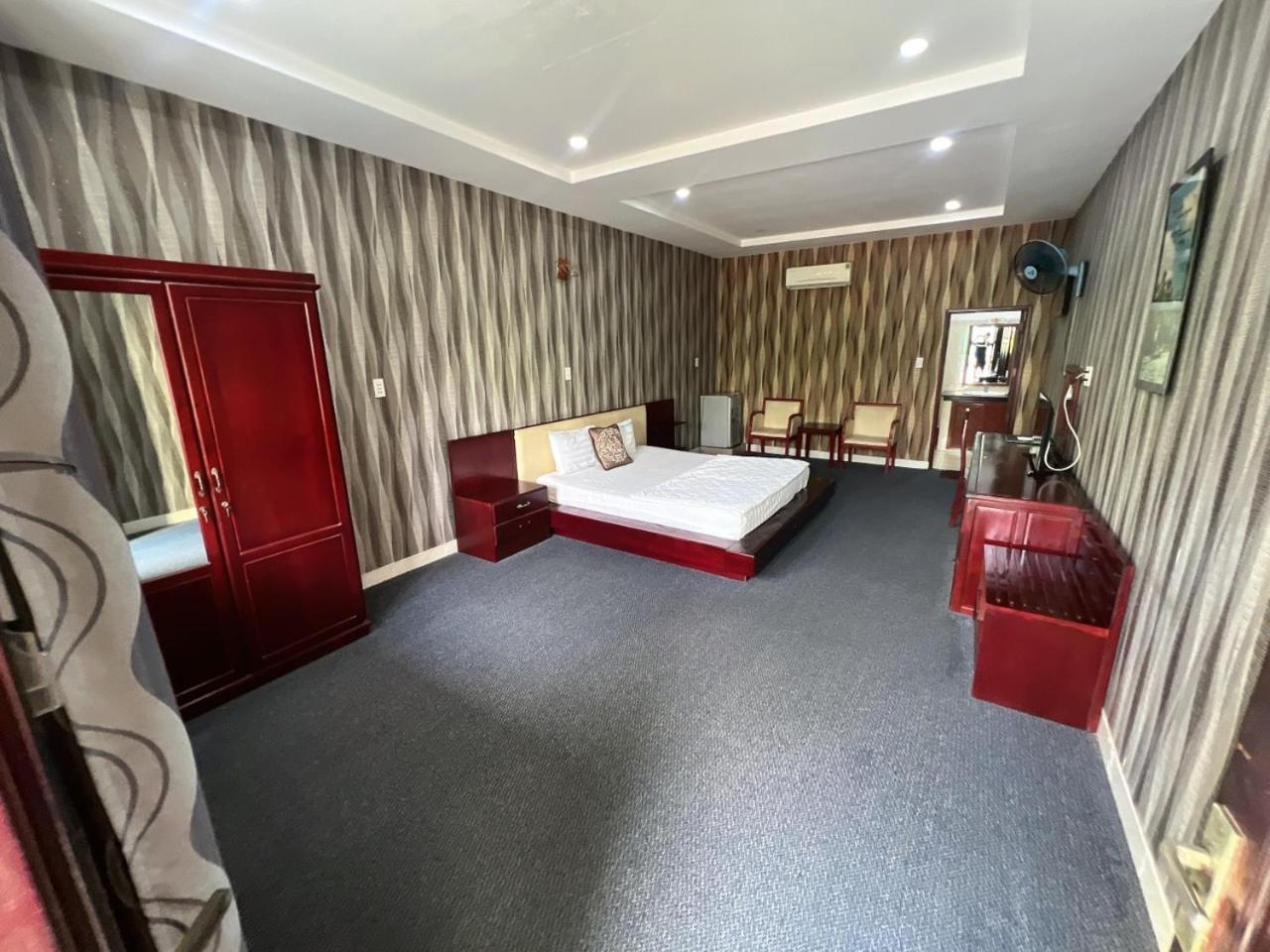 Phi Long 2 Hotel Thu Dau Mot Экстерьер фото