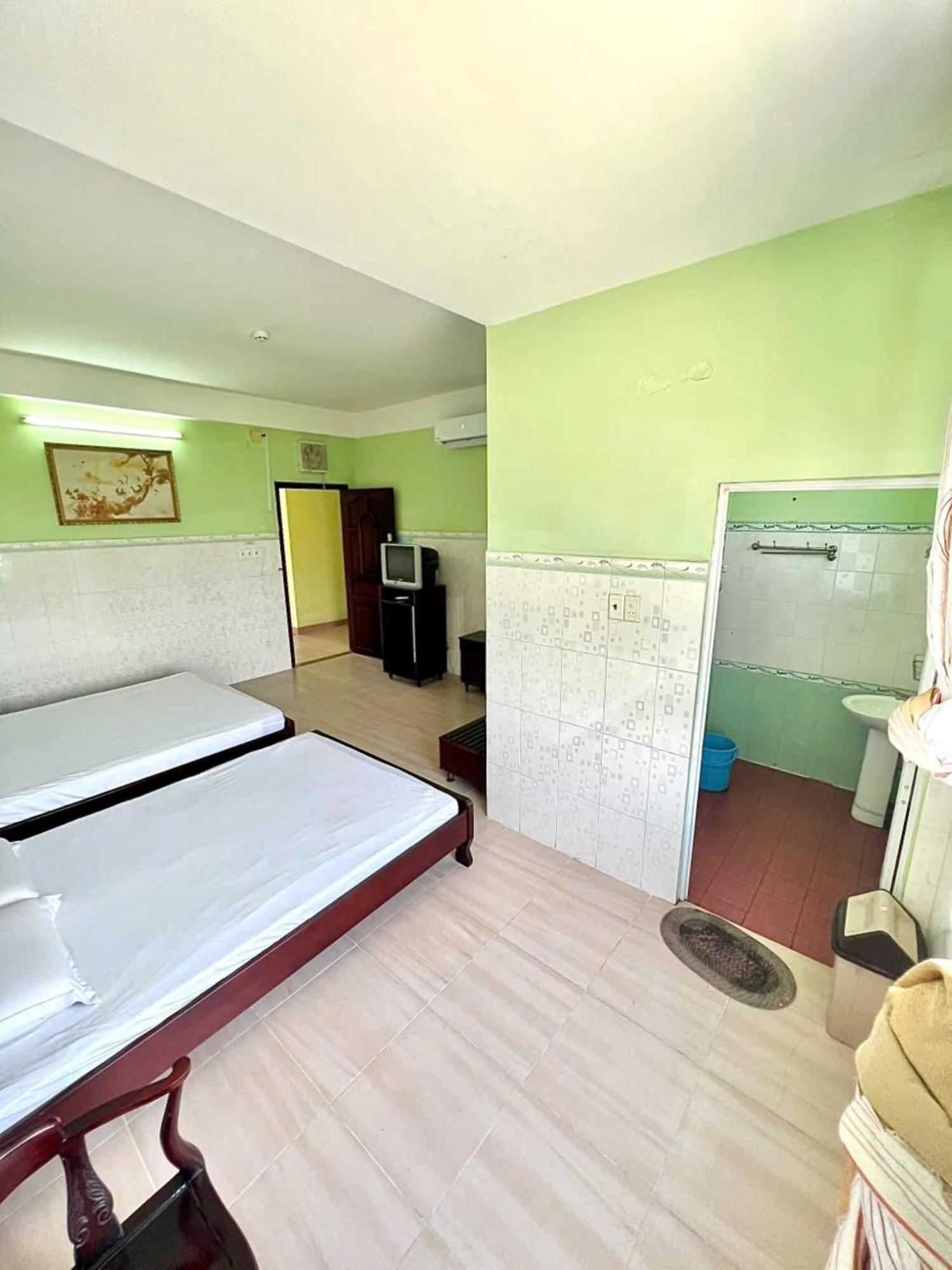 Phi Long 2 Hotel Thu Dau Mot Экстерьер фото