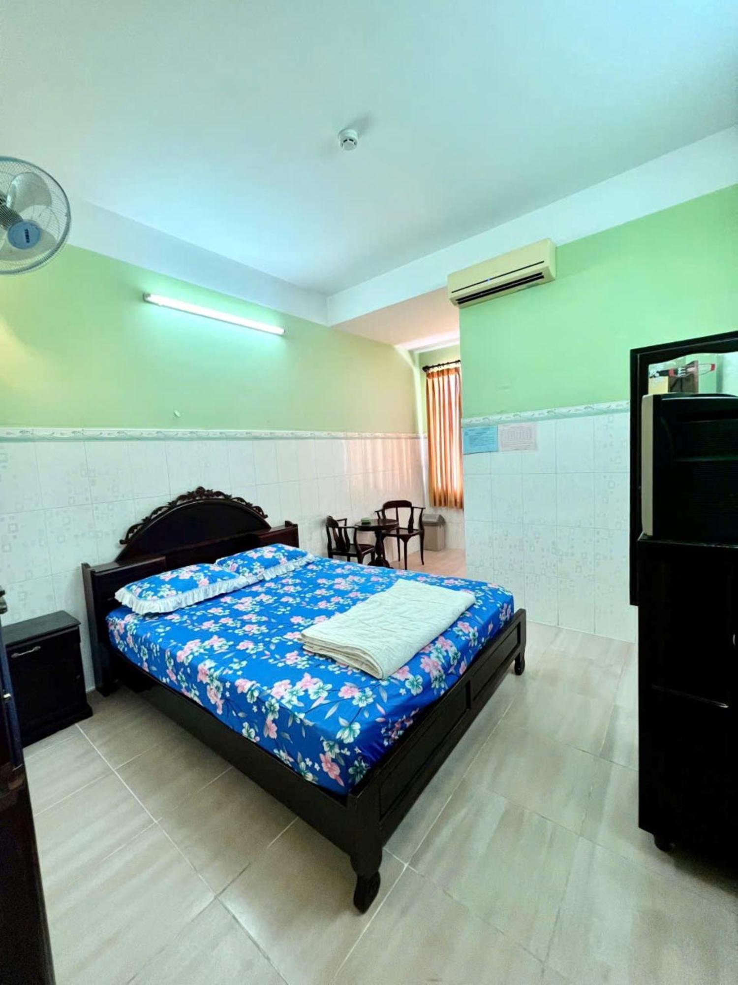 Phi Long 2 Hotel Thu Dau Mot Экстерьер фото