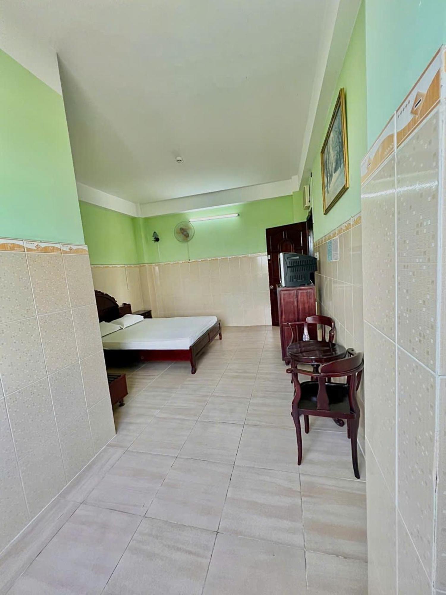 Phi Long 2 Hotel Thu Dau Mot Экстерьер фото
